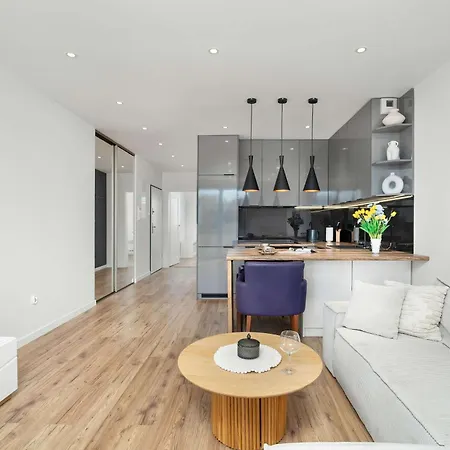 Apartment Bright With Balcony Near Zwirownia By Renters