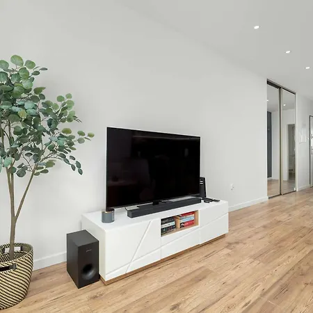 Bright With Balcony Near Zwirownia By Renters Apartment