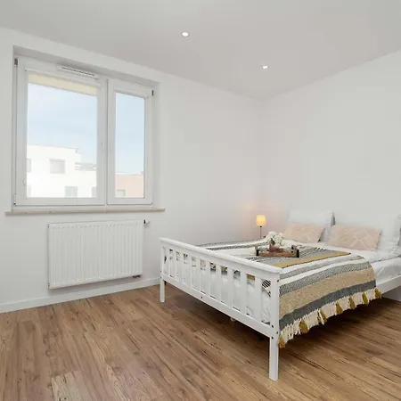 Bright With Balcony Near Zwirownia By Renters *