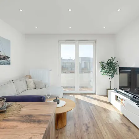 Apartment Bright With Balcony Near Zwirownia By Renters
