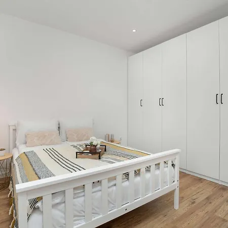 Apartment Bright With Balcony Near Zwirownia By Renters Rzeszow