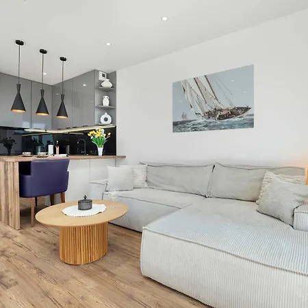 Bright With Balcony Near Zwirownia By Renters