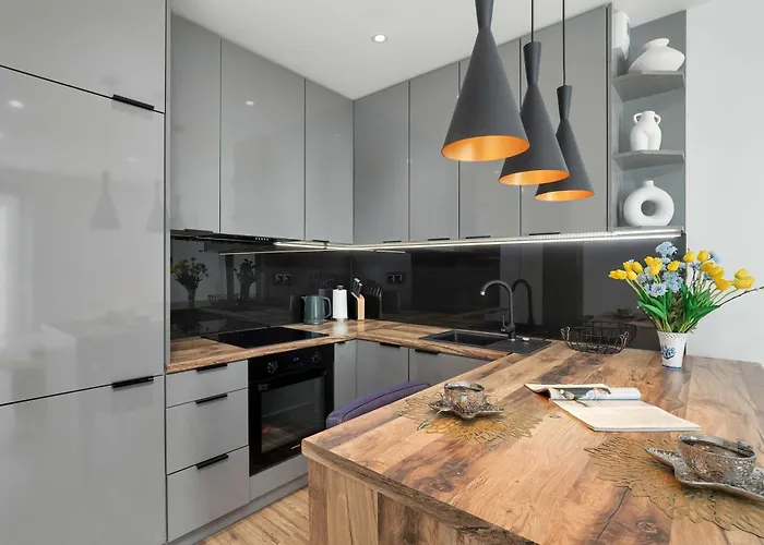 Lägenhet Bright With Balcony Near Zwirownia By Renters