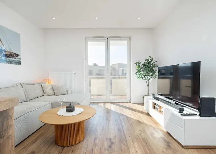 Lägenhet Bright With Balcony Near Zwirownia By Renters